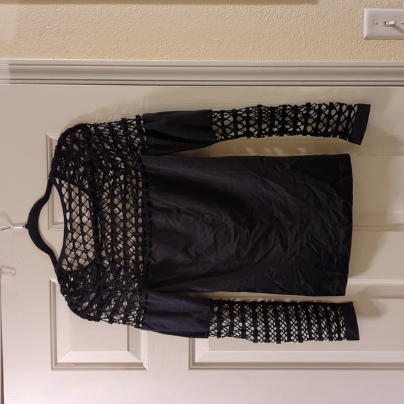 Venus, black women's size large cut out top long sleeve. Never worn - Picture 2 of 3